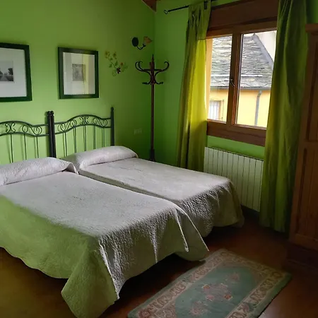 La Fuente Guest house *