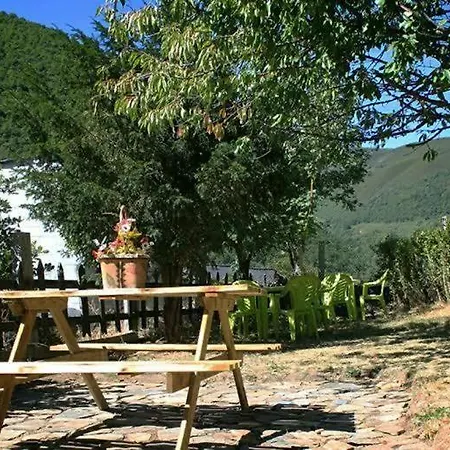 La Fuente Guest house Tejedo del Sil